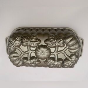 Vintage Nordic Ware Harvest Pumpkin Loaf Pan | Cast Aluminum | Fall Baking Mold